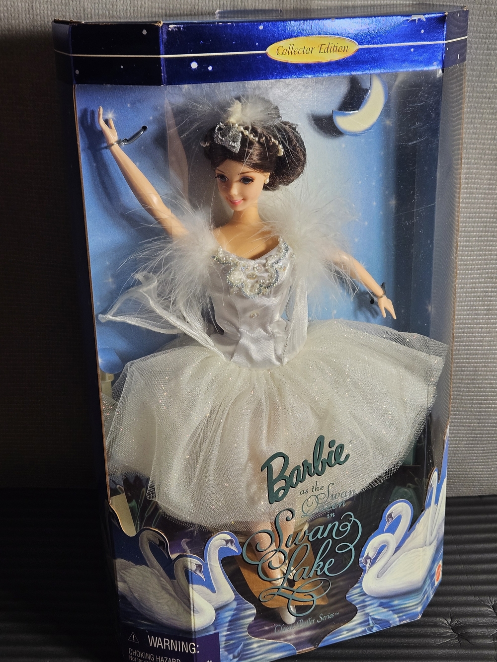 NRFB 1997 Mattel Barbie The Swan Queen Swan Lake Ballerina #18509